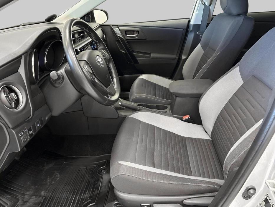 TOYOTA AURIS 2019