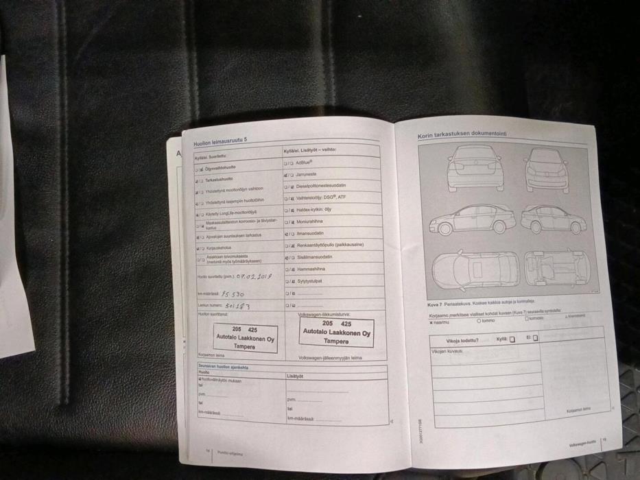 VOLKSWAGEN Touareg 2015