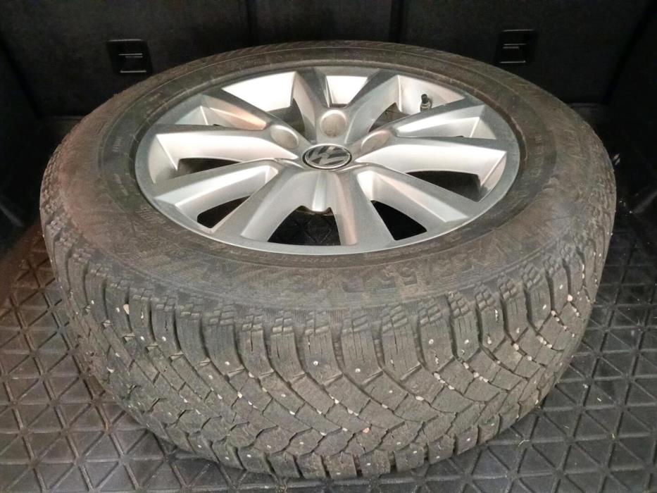 VOLKSWAGEN Touareg 2015