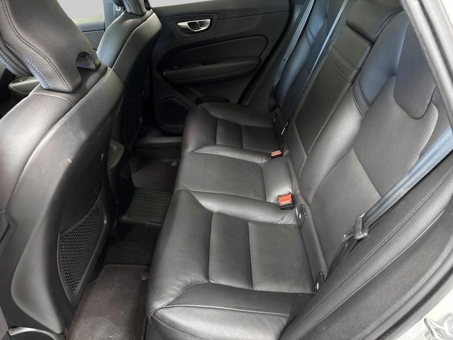 VOLVO XC60 2021