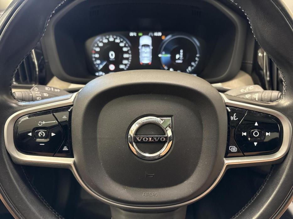 VOLVO XC60 2021