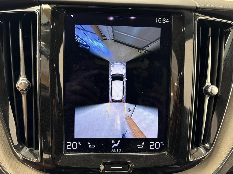 VOLVO XC60 2021