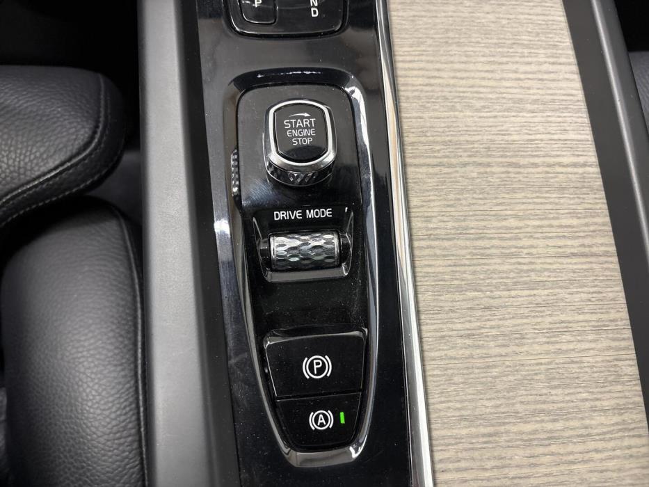 VOLVO XC60 2021