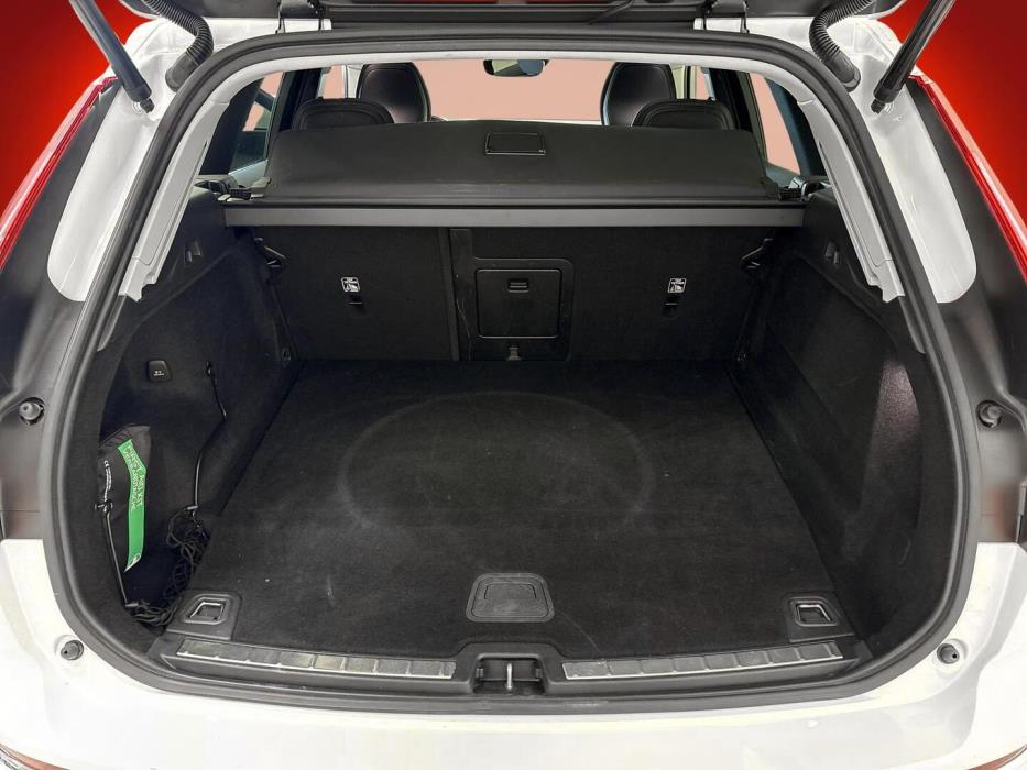 VOLVO XC60 2021
