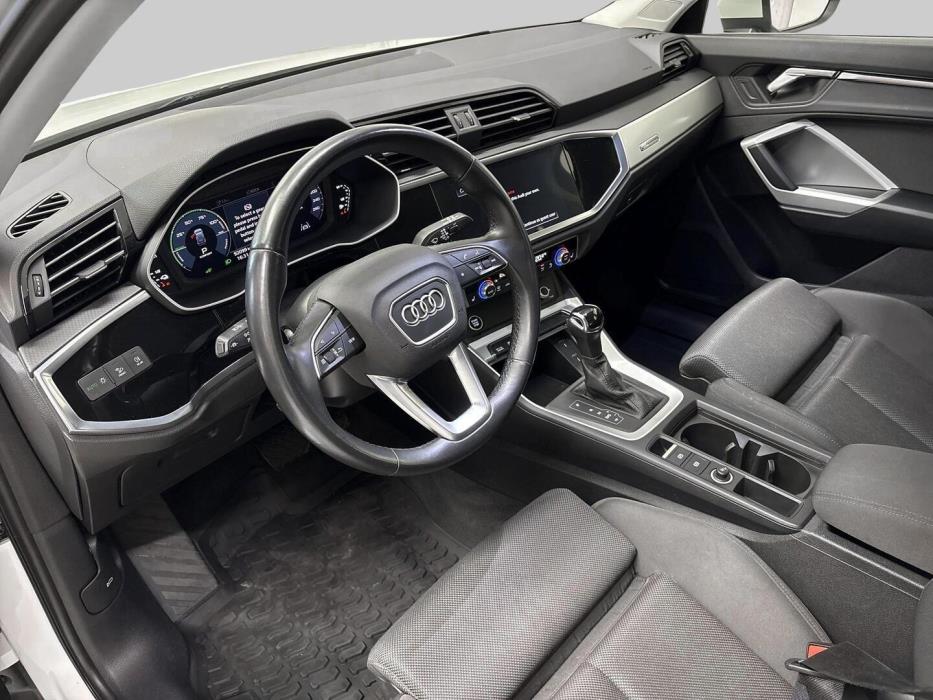 AUDI Q3 2021
