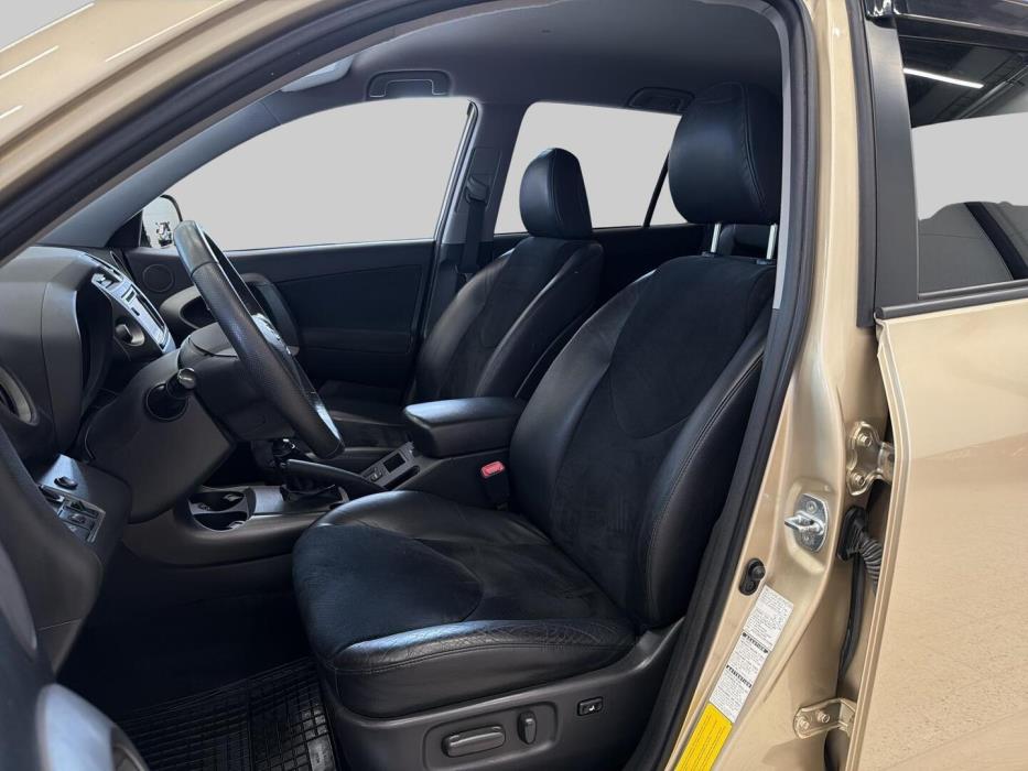 TOYOTA RAV4 2012