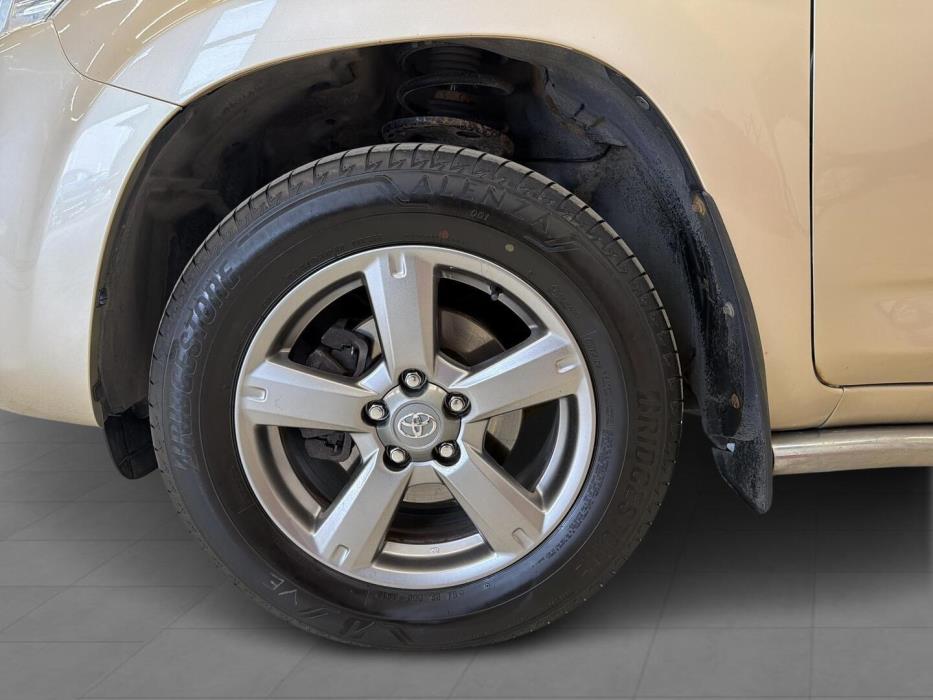 TOYOTA RAV4 2012