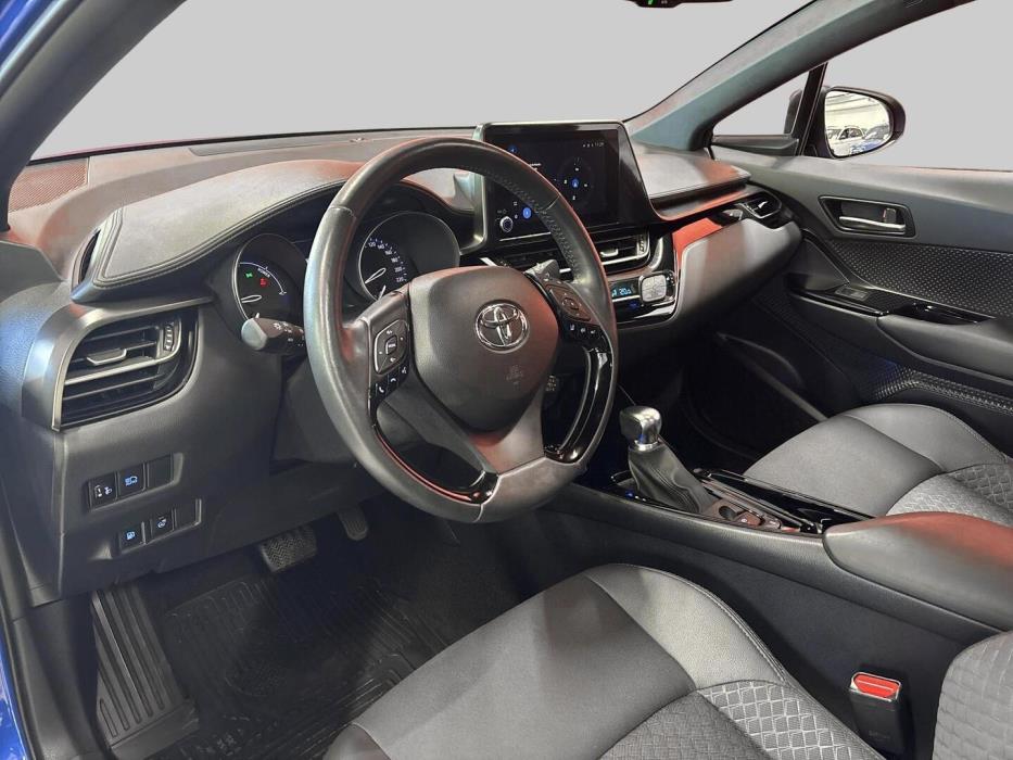 TOYOTA C-HR 2023