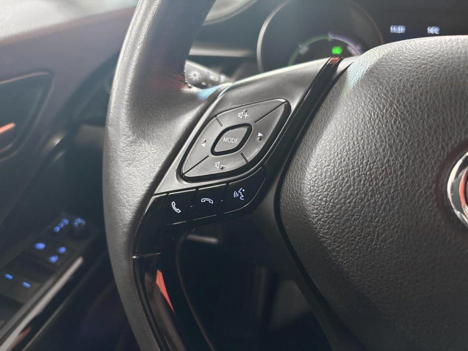 TOYOTA C-HR 2023