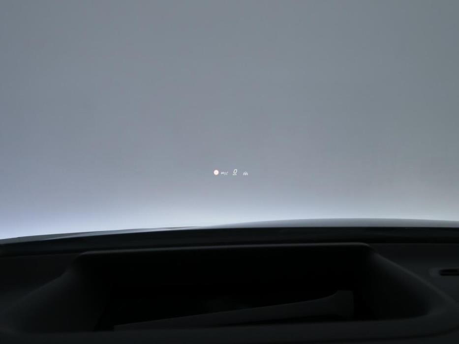 MERCEDES-BENZ EQE 2025