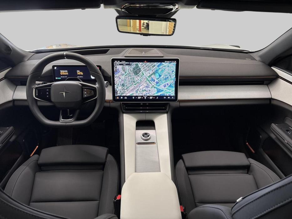 POLESTAR 4 2025