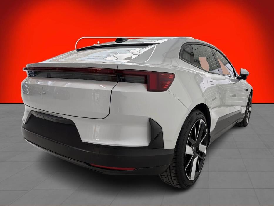 POLESTAR 4 2025