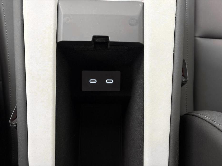 POLESTAR 4 2025
