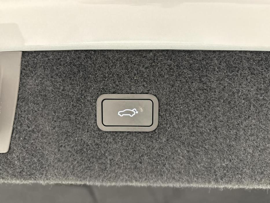 POLESTAR 4 2025