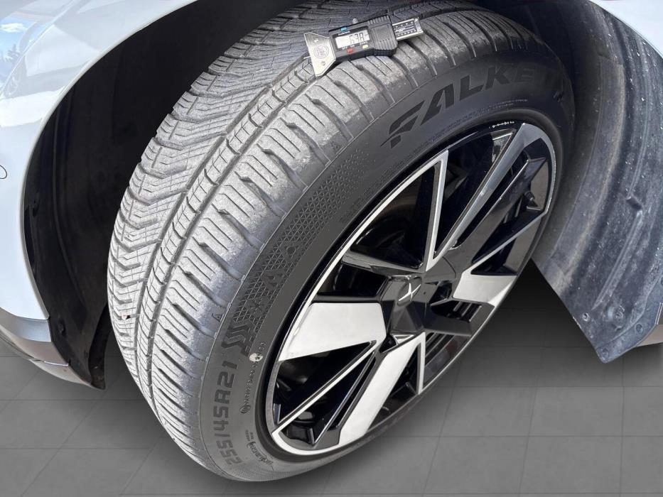 POLESTAR 4 2025