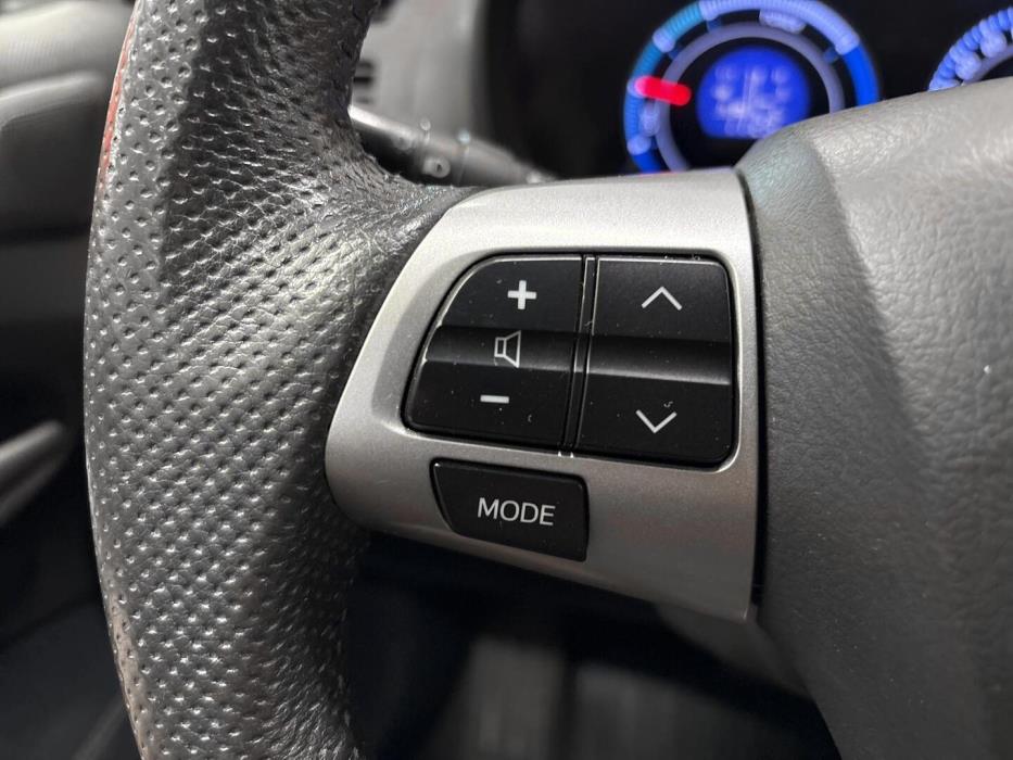 TOYOTA Auris 2012