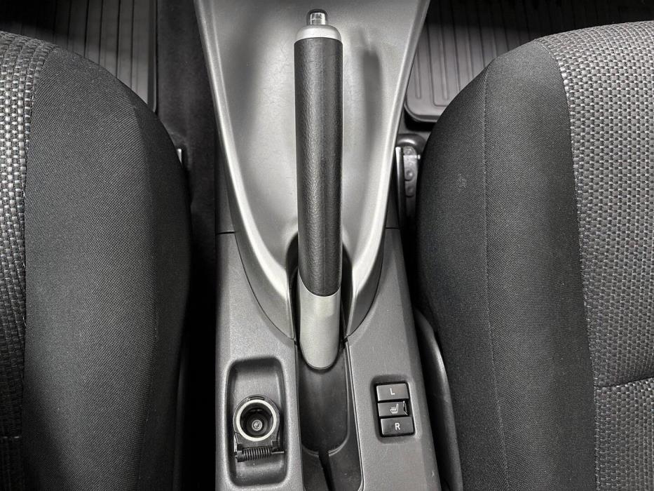 TOYOTA Auris 2012