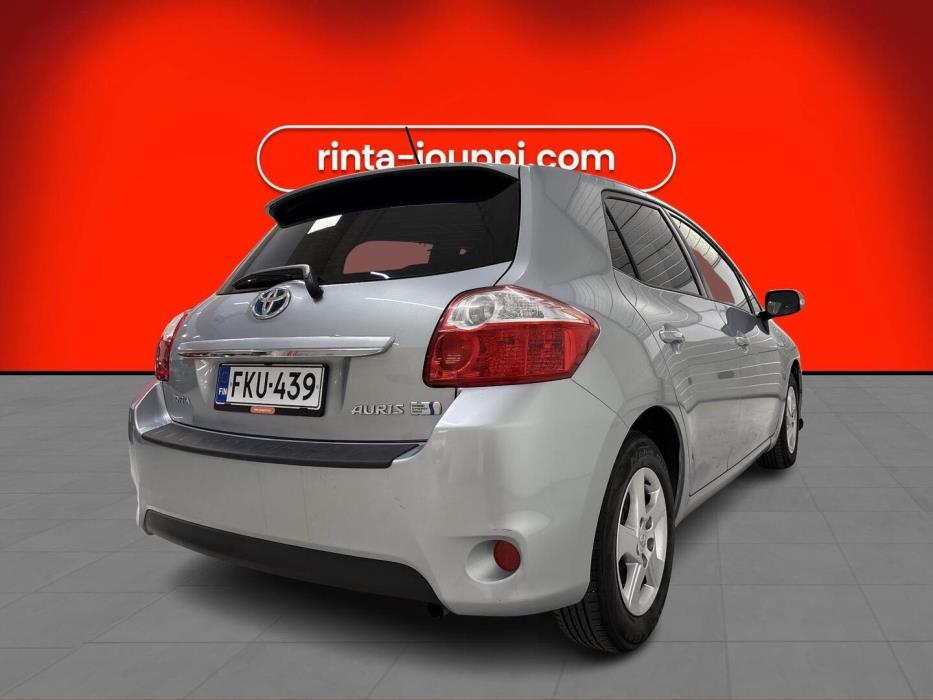 TOYOTA Auris 2012