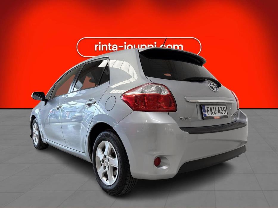 TOYOTA Auris 2012