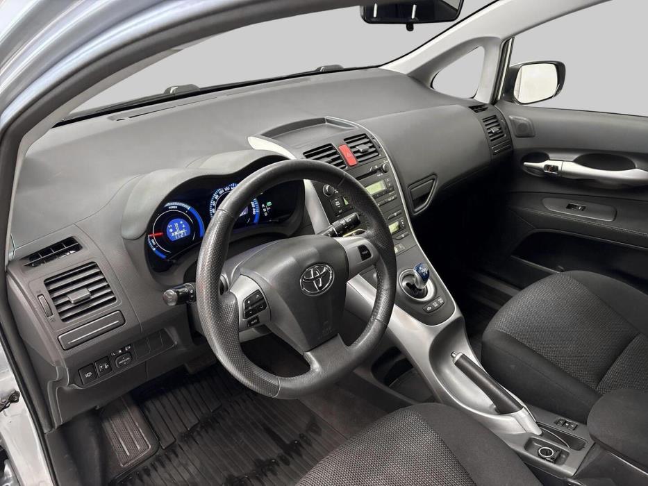 TOYOTA Auris 2012