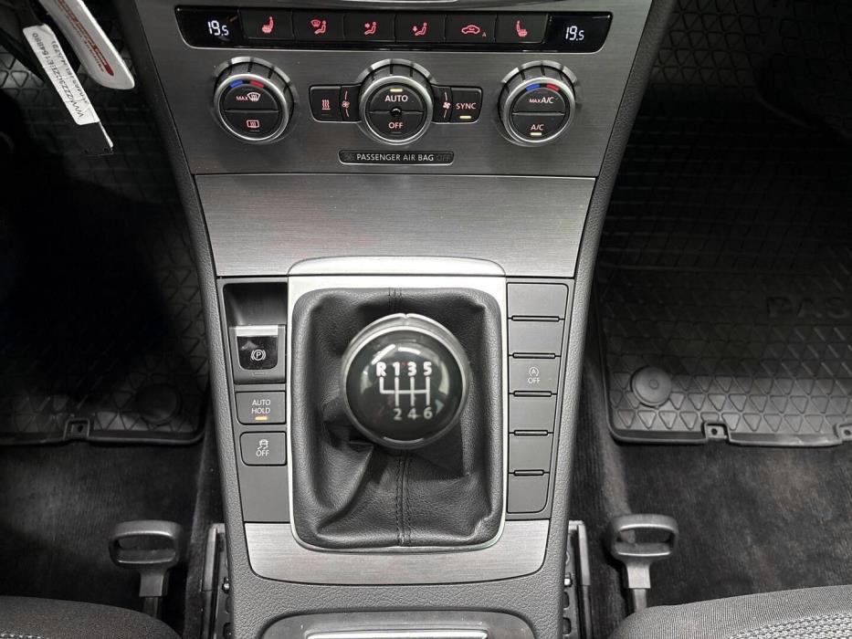 VOLKSWAGEN Passat 2014