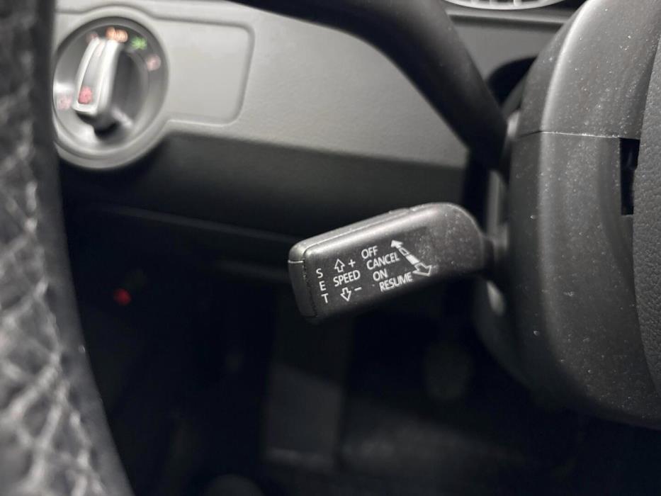 VOLKSWAGEN Passat 2014