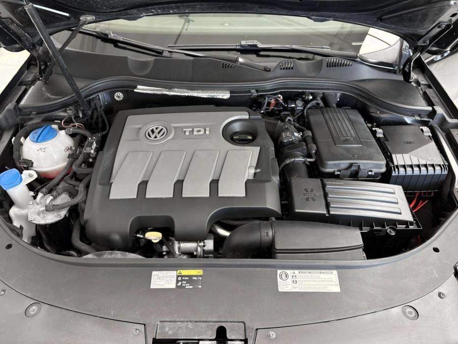 VOLKSWAGEN Passat 2014