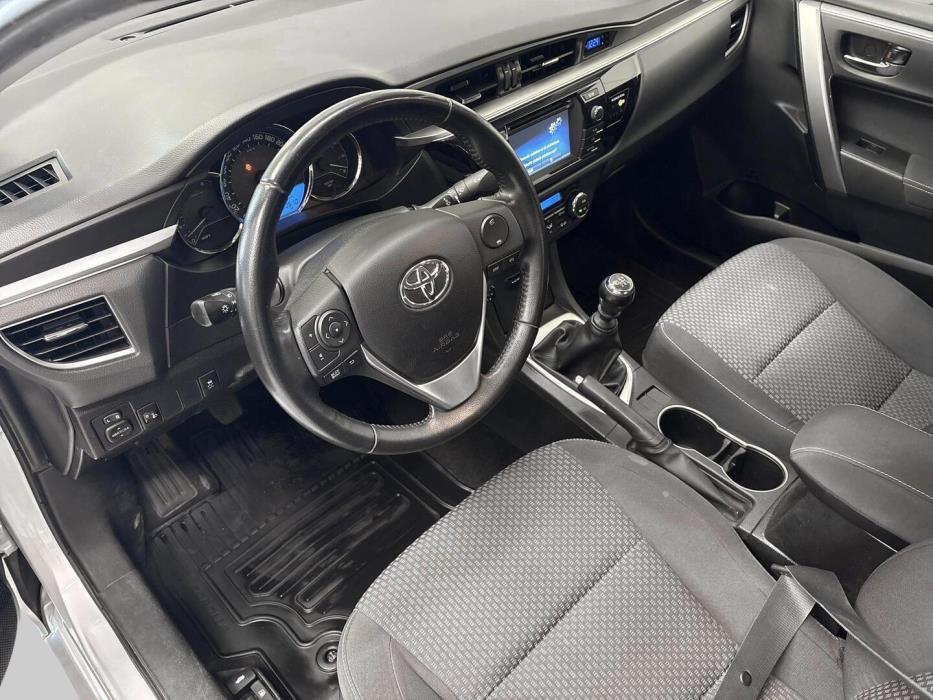 TOYOTA Corolla 2015
