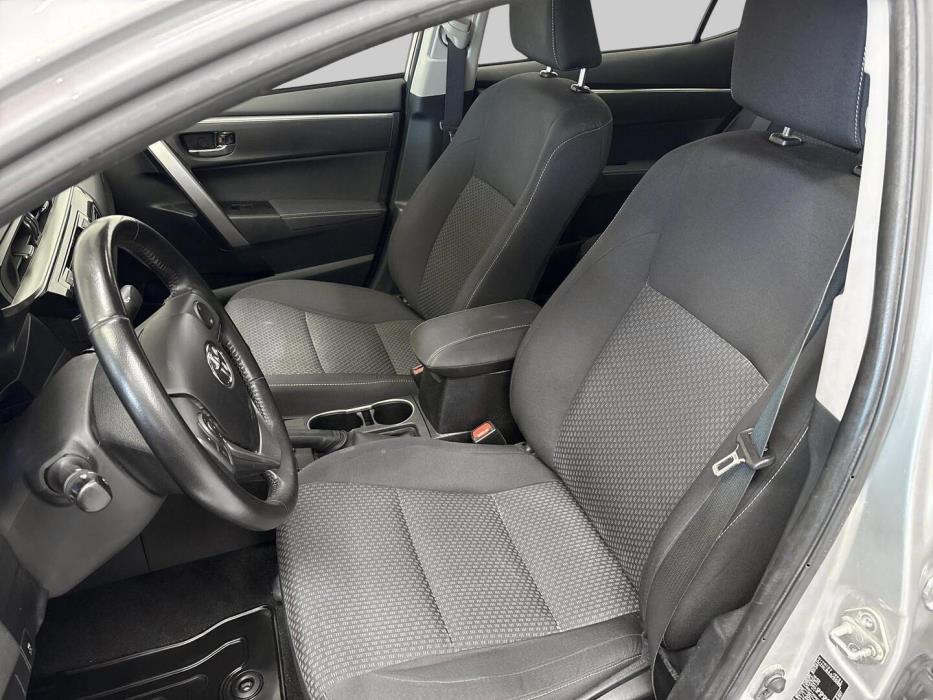 TOYOTA Corolla 2015