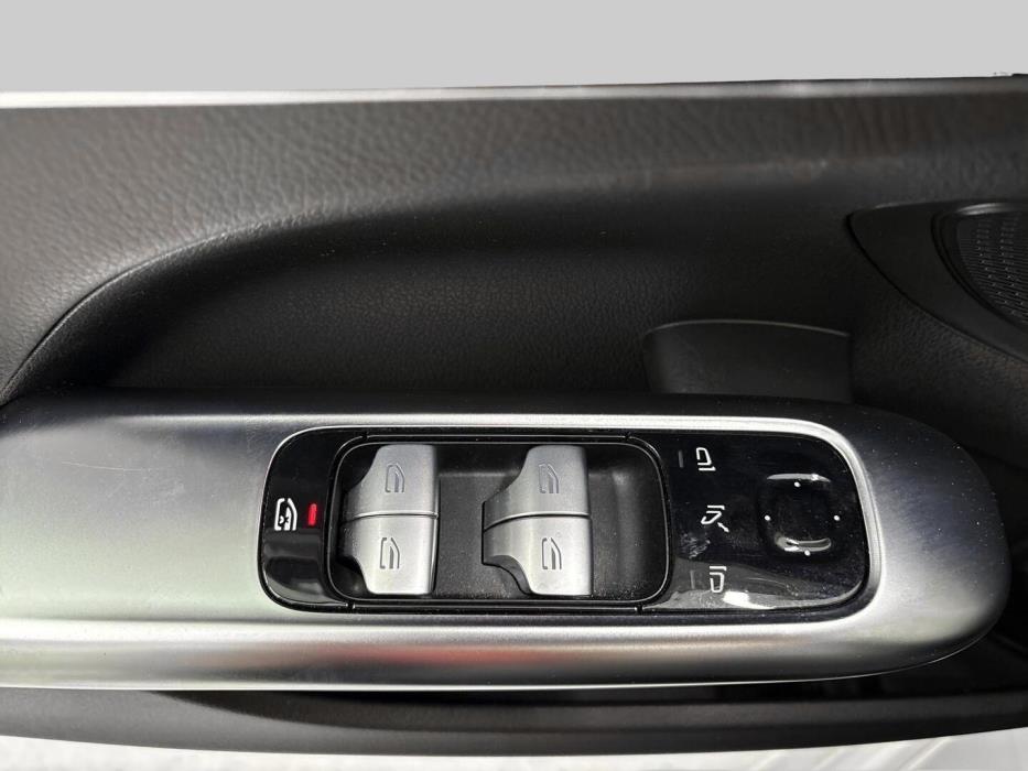 MERCEDES-BENZ C 2022