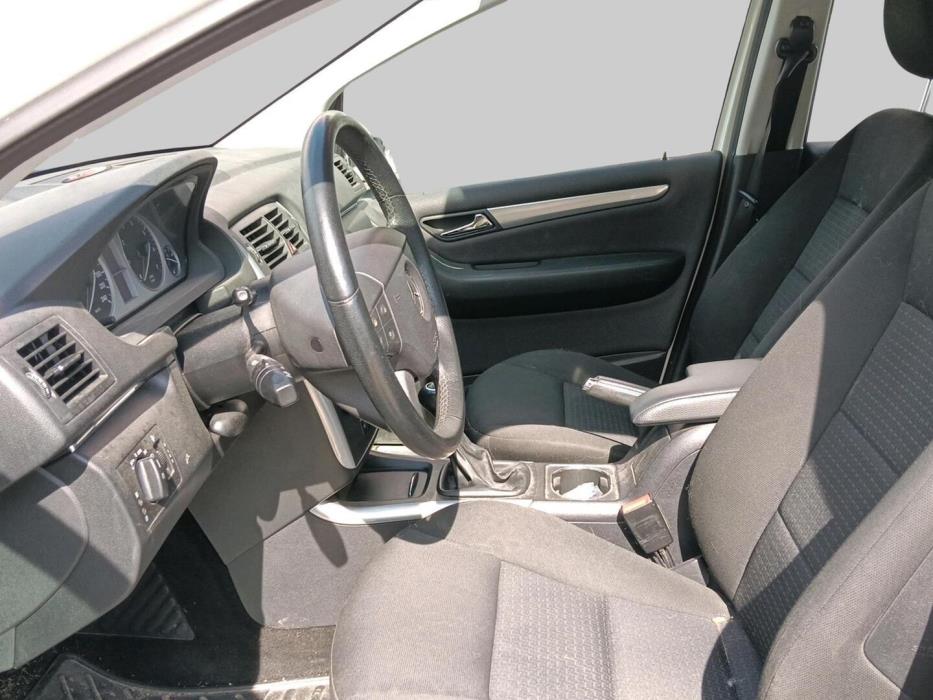 MERCEDES-BENZ B 2011