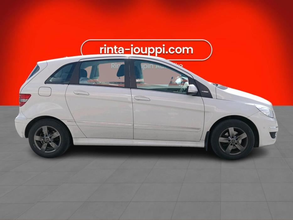 MERCEDES-BENZ B 2011