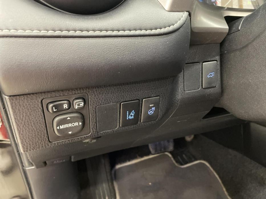 TOYOTA RAV4 2018