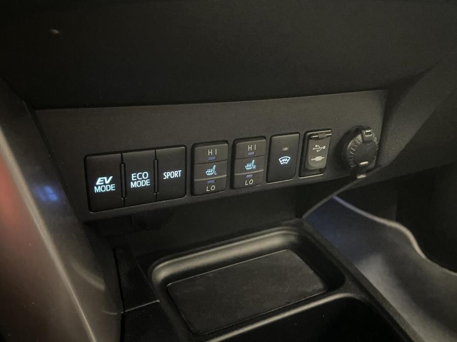TOYOTA RAV4 2018