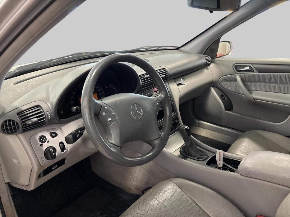 MERCEDES-BENZ C 2001