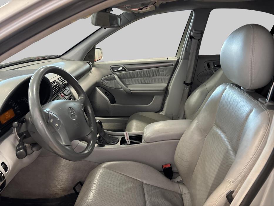 MERCEDES-BENZ C 2001