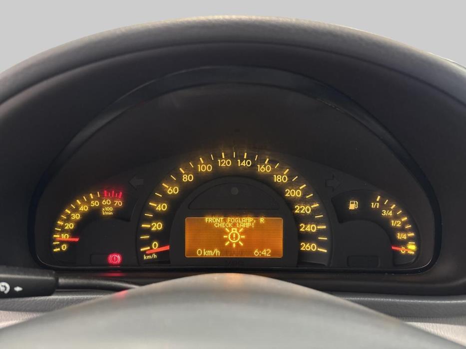 MERCEDES-BENZ C 2001