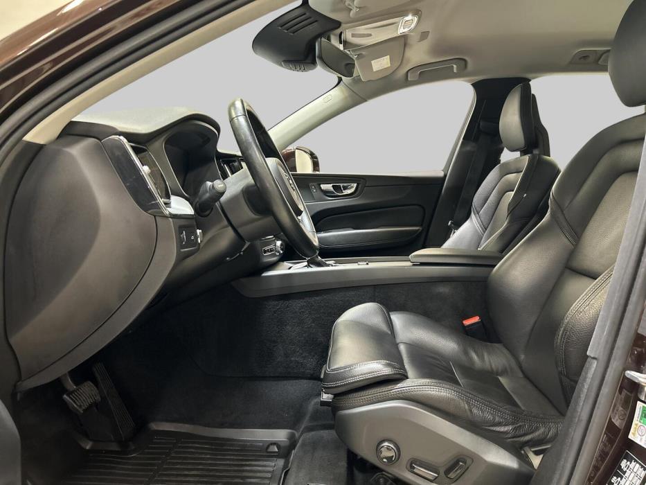 VOLVO XC60 2018