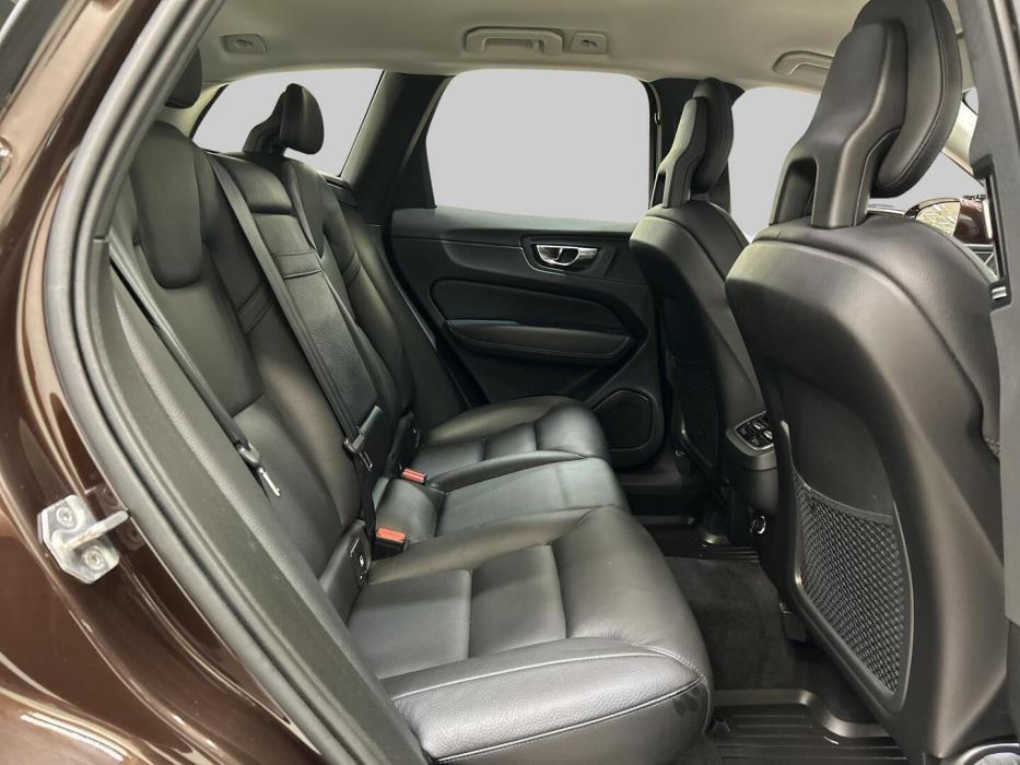 VOLVO XC60 2018