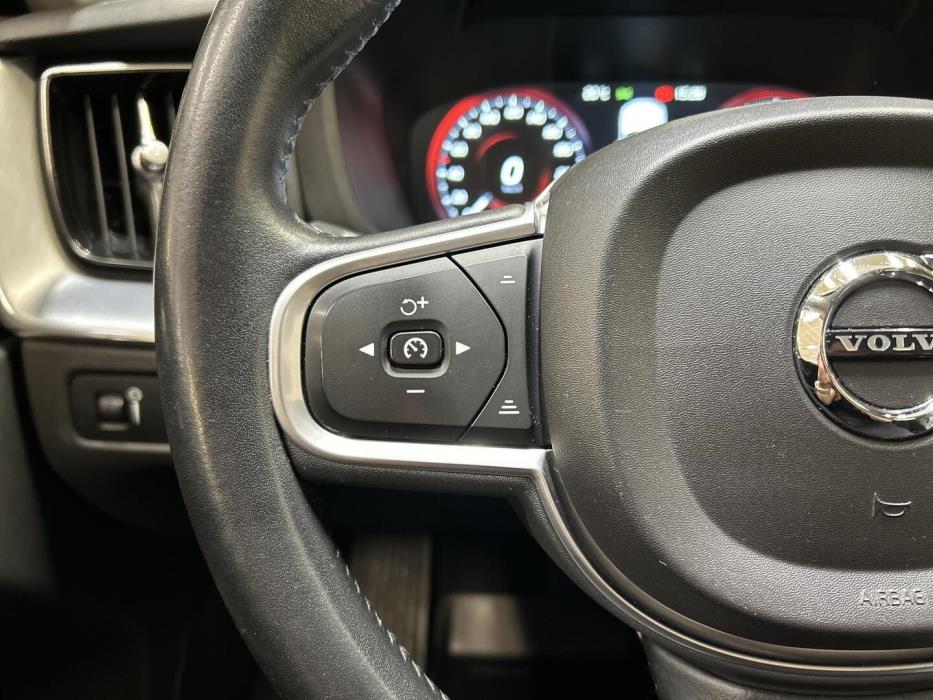 VOLVO XC60 2018