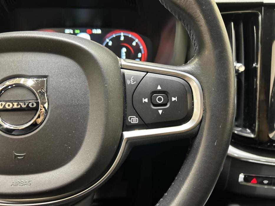 VOLVO XC60 2018