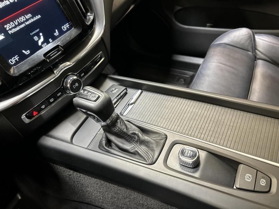 VOLVO XC60 2018