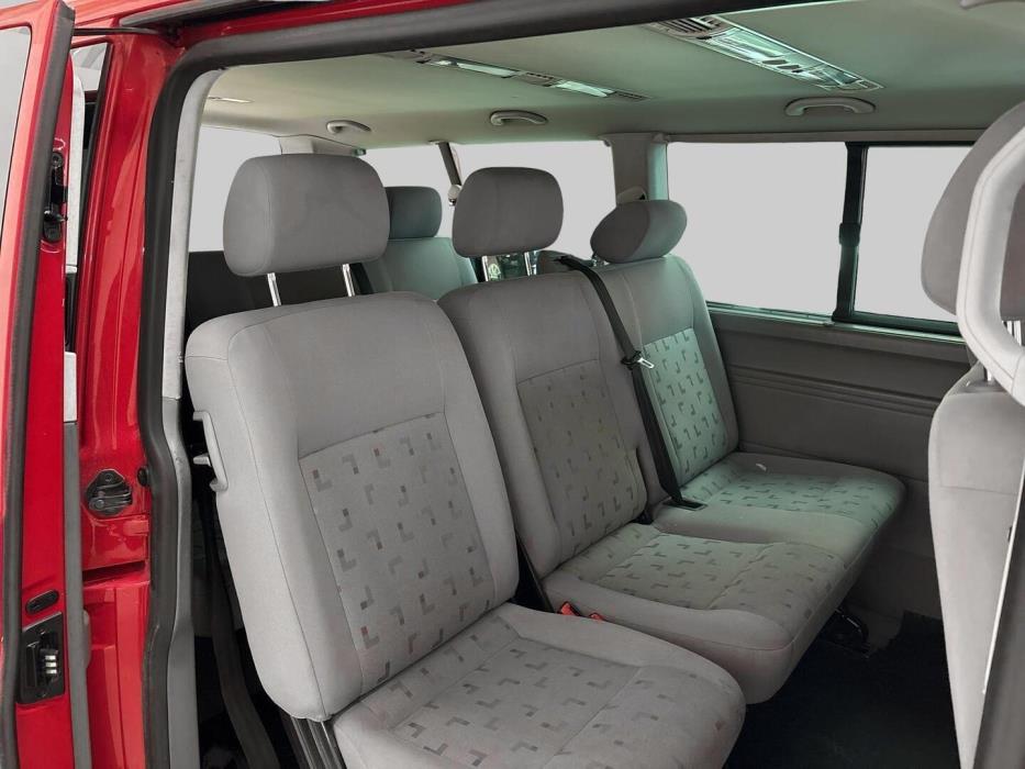VOLKSWAGEN Caravelle 2006