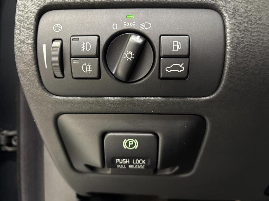 VOLVO V70 2013