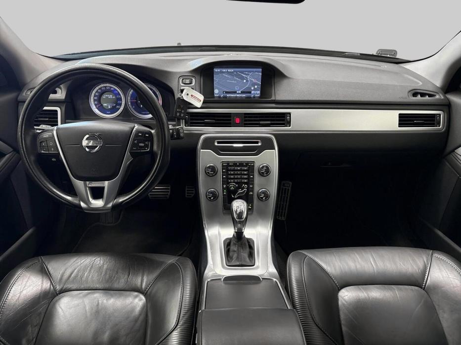 VOLVO V70 2013
