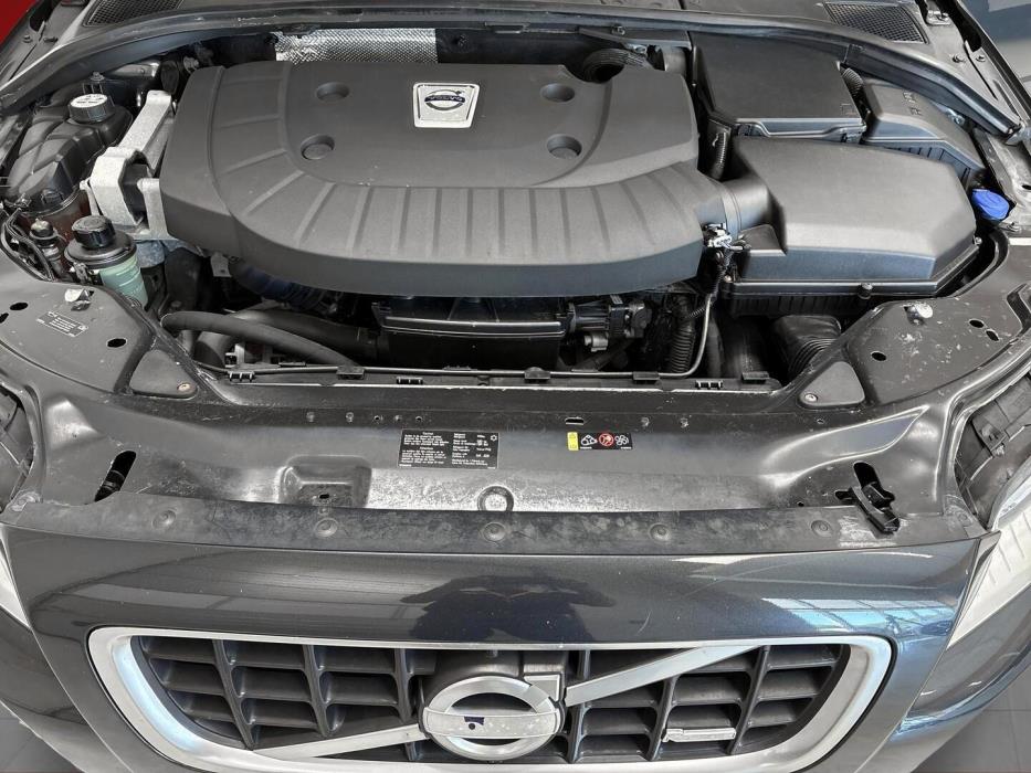 VOLVO V70 2013
