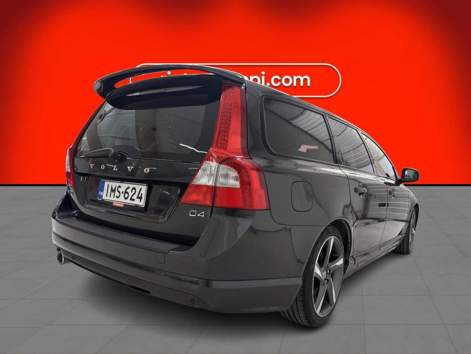 VOLVO V70 2013