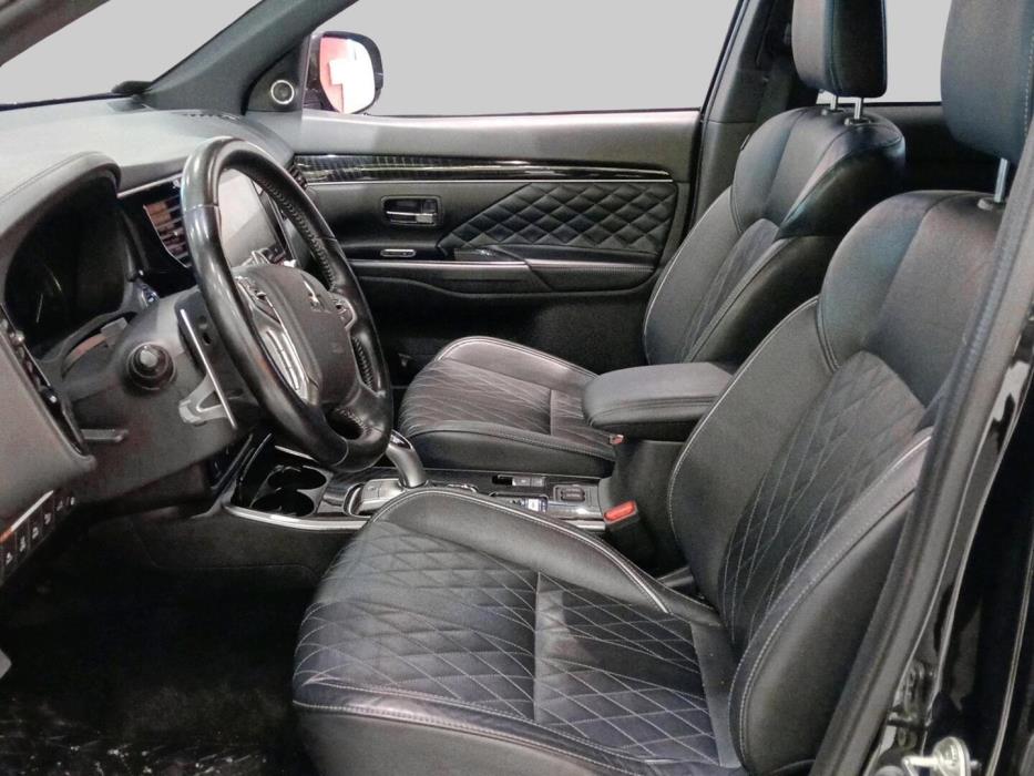 MITSUBISHI Outlander PHEV 2021