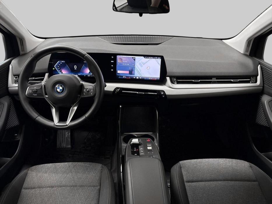 BMW 225 2024