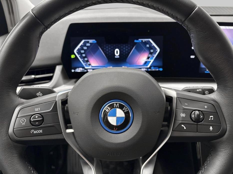 BMW 225 2024